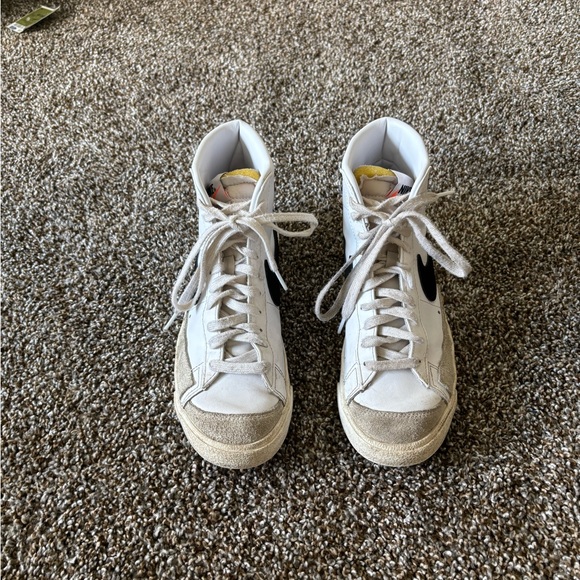 Nike Blazers - Picture 6 of 6